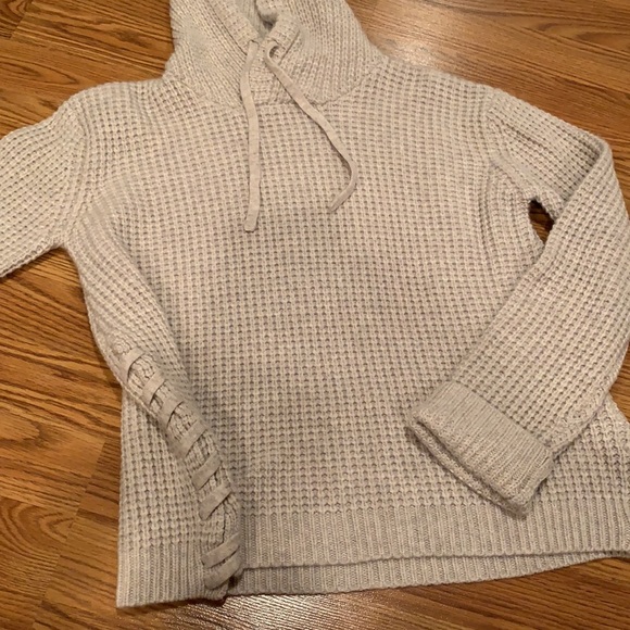 Generation Love sweater hoodie - Picture 2 of 4